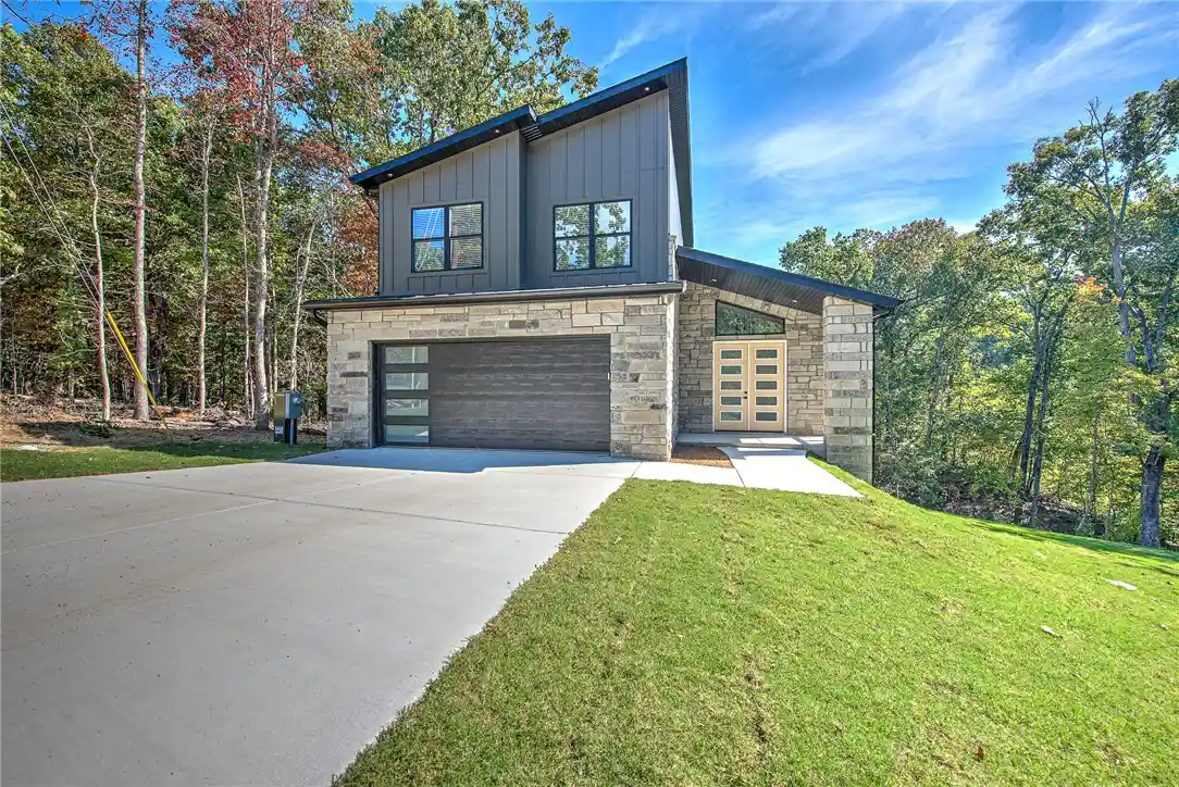 Photo 1 of Single family home for sale at 11 Skelmorlie Ln, Bella Vista, AR 72715 | MLS# 1366322 | Listing updated on 2026-10-27