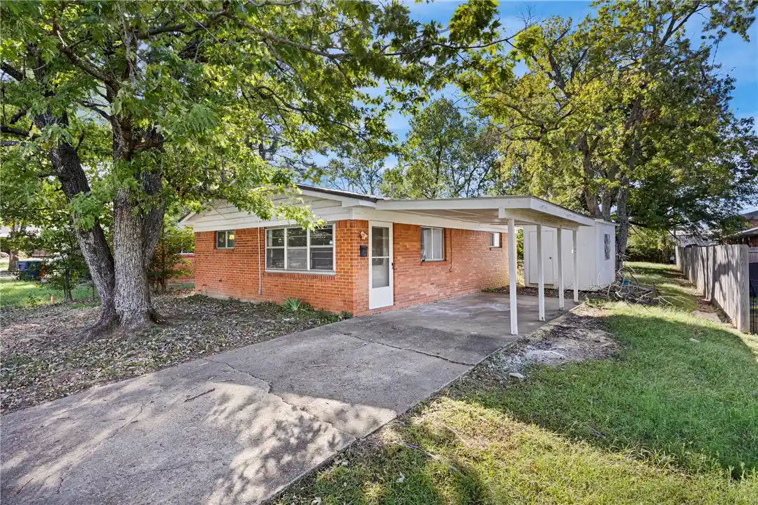 Photo 1 of Single family home for sale at 1612 S Boston Pl, Russellville, AR 72801 | MLS# 1366326 | Listing updated on 2026-10-27