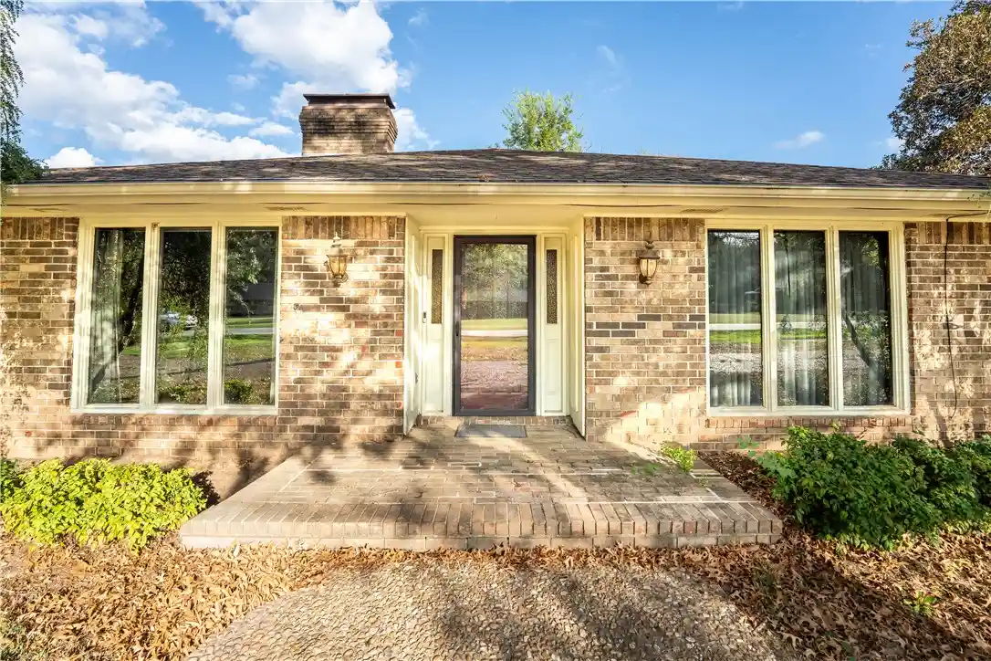 Photo 1 of Single family home for sale at 2411 S 46th Street, Fort Smith, AR 72903 | MLS# 1366311 | Listing updated on 2026-10-27