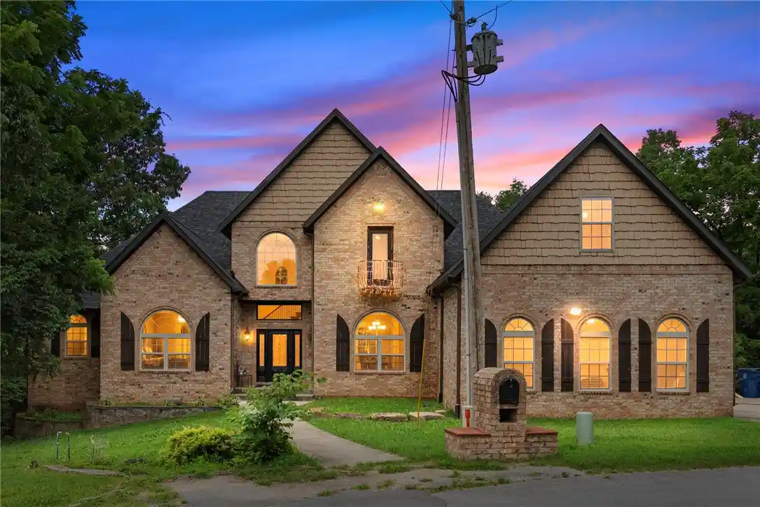 Photo 1 of Single family home for sale at 14 Holcombe Ln, Bella Vista, AR 72714 | MLS# 1366330 | Listing updated on 2026-10-27