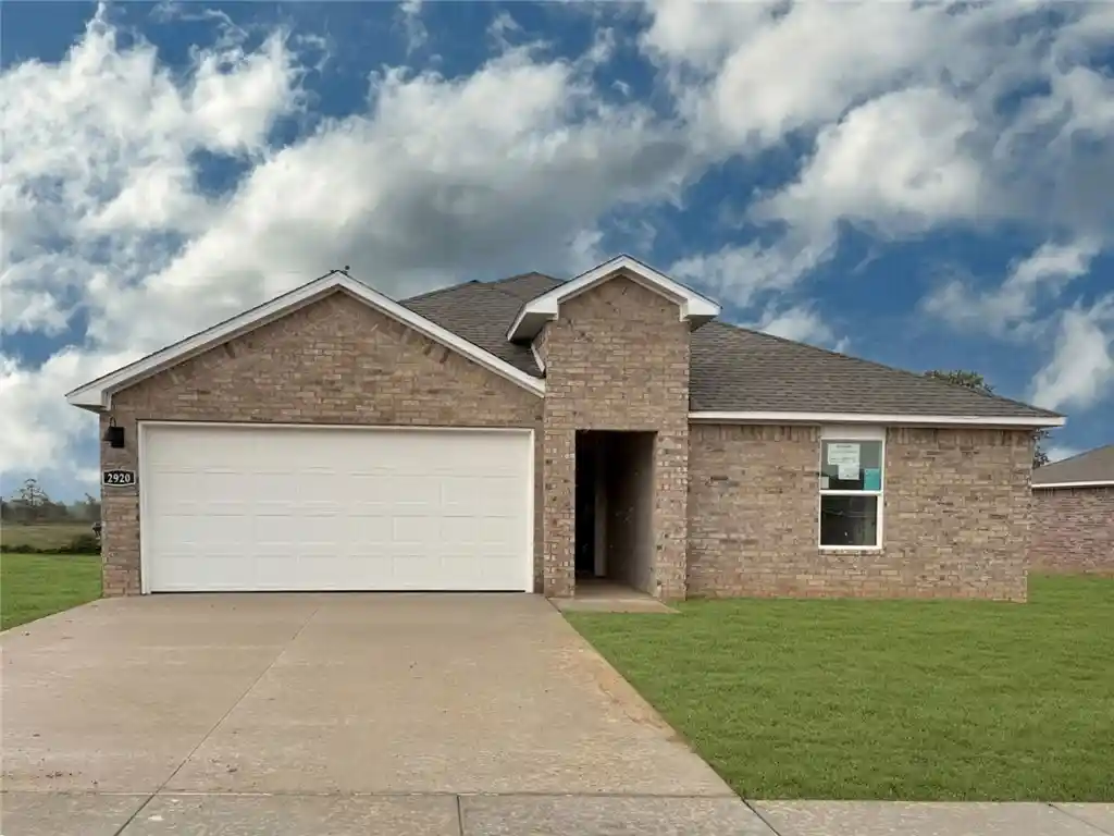 Single family home for sale at 3130 Laredo Ln, Gravette, AR 72736 | MLS# 1366346