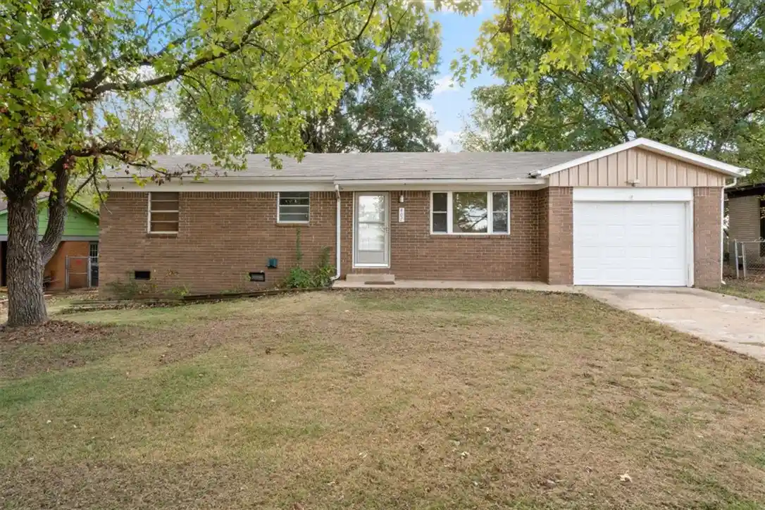 Photo 1 of Single family home for sale at 407 W Wren Cir, Fayetteville, AR 72704 | MLS# 1366318 | Listing updated on 2026-10-28