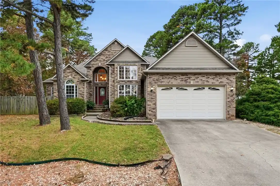 Single family home for sale at 115 Holiday Is Dr, Holiday Island, AR 72631 | MLS# 1366439