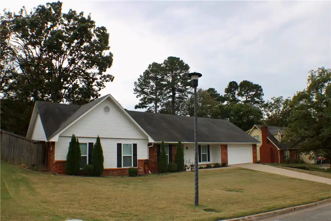 Photo 1 of Single family home for sale at 11 Water Oak Ln, Russellville, AR 72802 | MLS# 1366469 | Listing updated on 2026-10-28