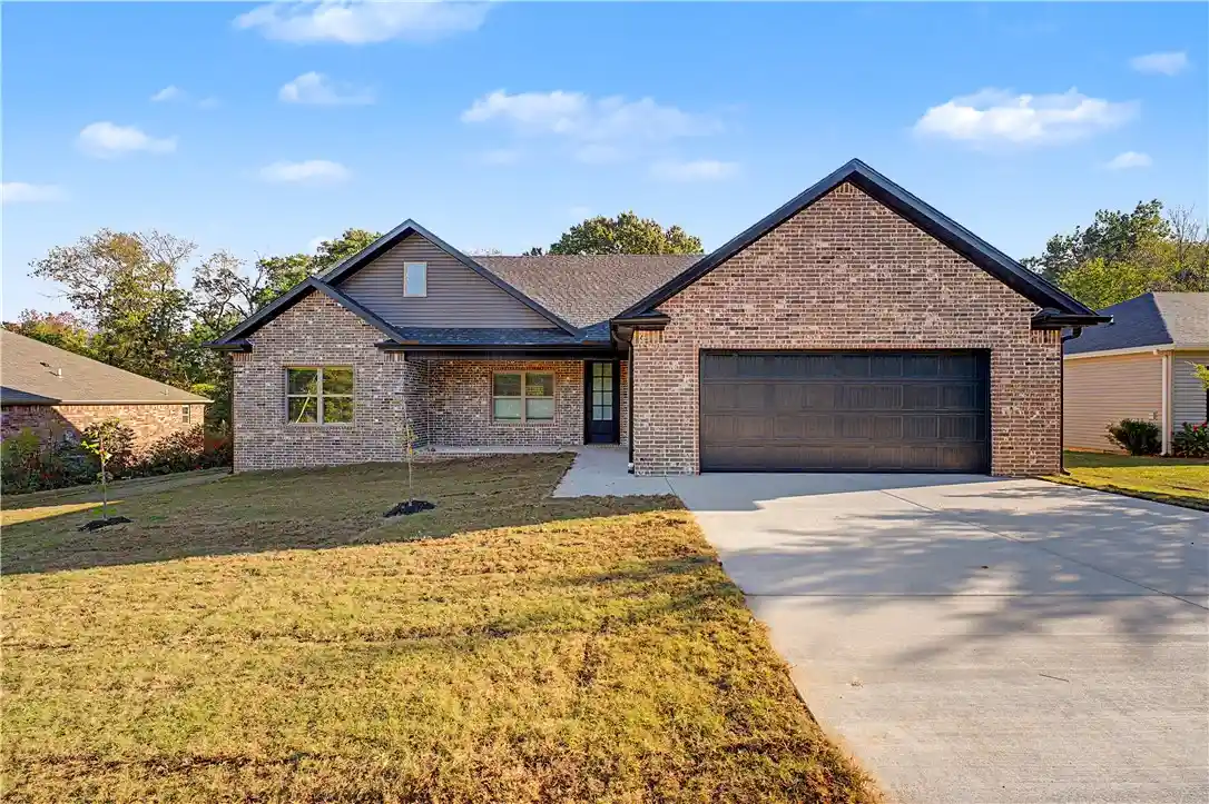 Photo 1 of Single family home for sale at 14 Boreland Ln, Bella Vista, AR 72715 | MLS# 1366488 | Listing updated on 2026-10-28