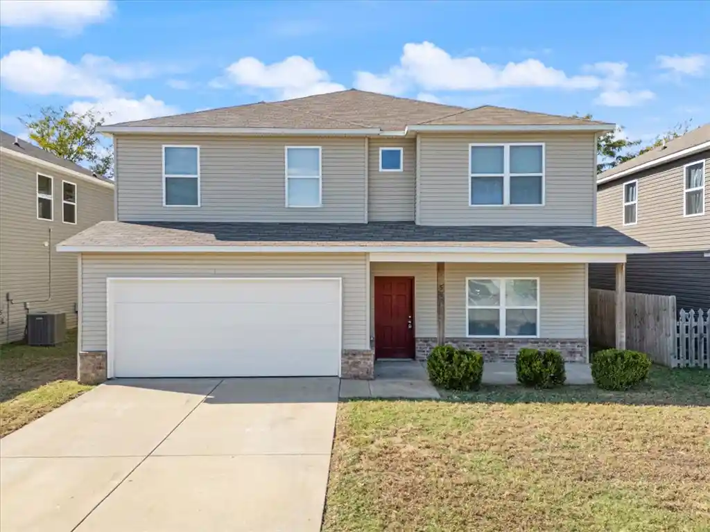 Single family home for sale at 5094 W Claxton Cir, Fayetteville, AR 72704 | MLS# 1366527
