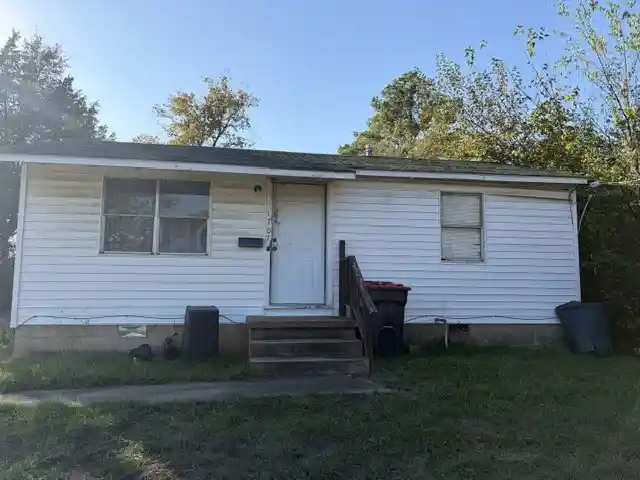 Photo 1 of Single family home for sale at 1707 Highway 282, Van Buren, AR 72956 | MLS# 1366532 | Listing updated on 2026-10-29
