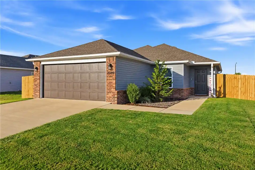 Photo 1 of Single family home for sale at 1500 S Blandford St, Siloam Springs, AR 72761 | MLS# 1366518 | Listing updated on 2026-10-29