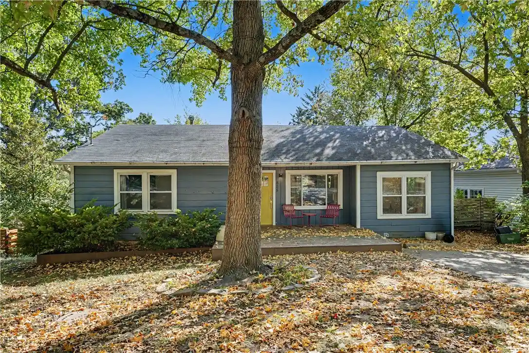 Photo 1 of Single family home for sale at 855 N Fritz Dr, Fayetteville, AR 72701 | MLS# 1366554 | Listing updated on 2026-10-29