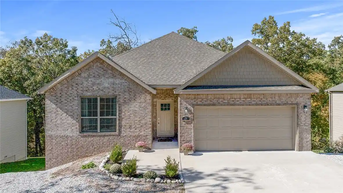 Single family home for sale at 38 Radcliffe Dr, Bella Vista, AR 72714 | MLS# 1366241