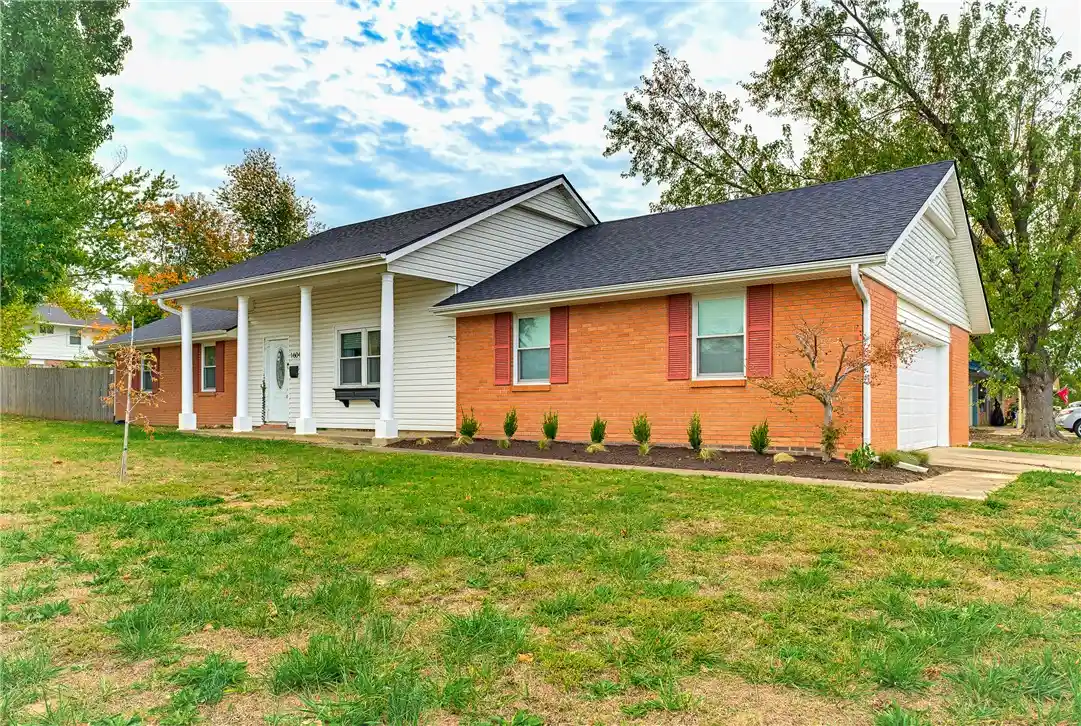 Single family home for sale at 1604 W Oak St, Rogers, AR 72758 | MLS# 1366566