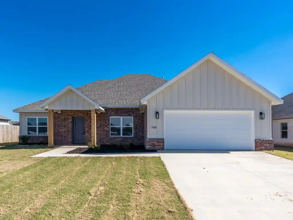 Single family home for sale at 166 N Bloodhound Ave, Farmington, AR 72730 | MLS# 1366621