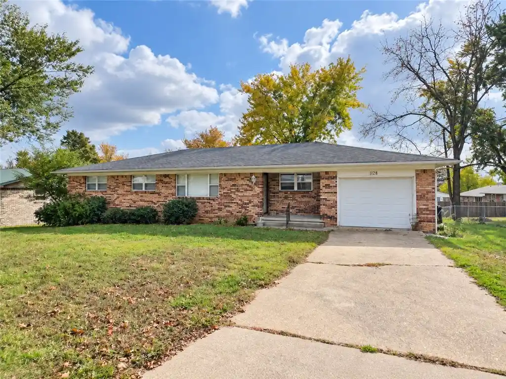 Single family home for sale at 108 Nancy St, Harrison, AR 72601 | MLS# 1366513