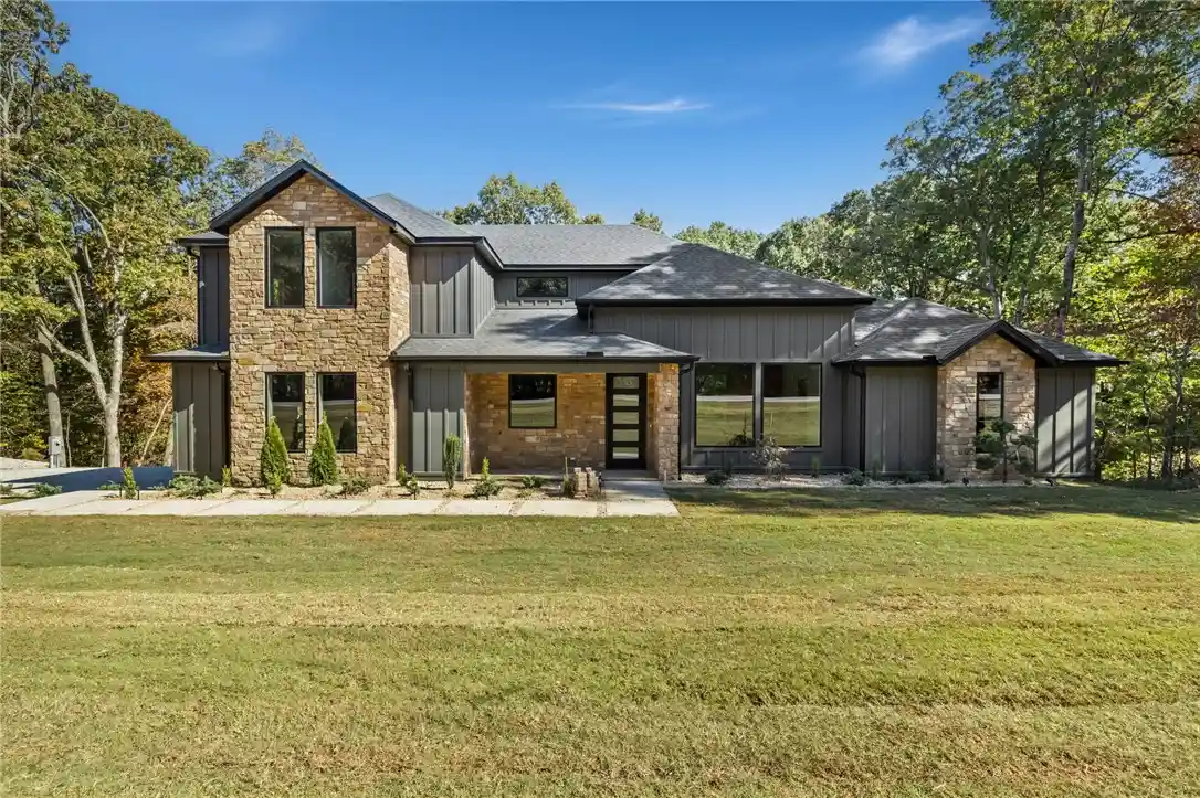 Single family home for sale at 123 Trafalgar Rd, Bella Vista, AR 72714 | MLS# 1366686