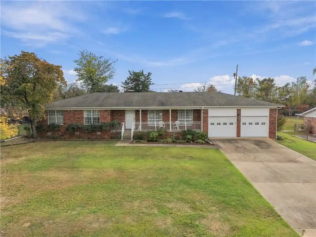 Single family home for sale at 300 Date St, Russellville, AR 72802 | MLS# 1366605