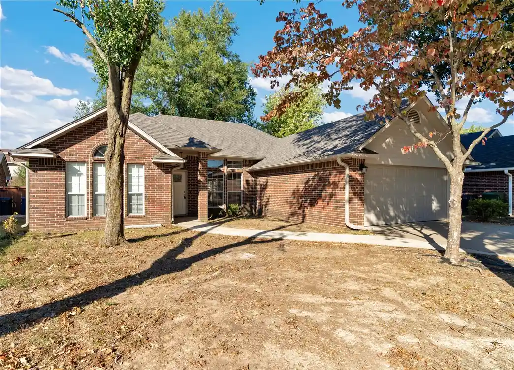 Single family home for sale at 406 N 38th Place, Rogers, AR 72756 | MLS# 1366723