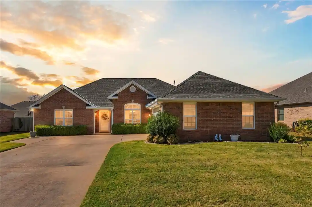 Single family home for sale at 700 College Pl, Bentonville, AR 72712 | MLS# 1366687