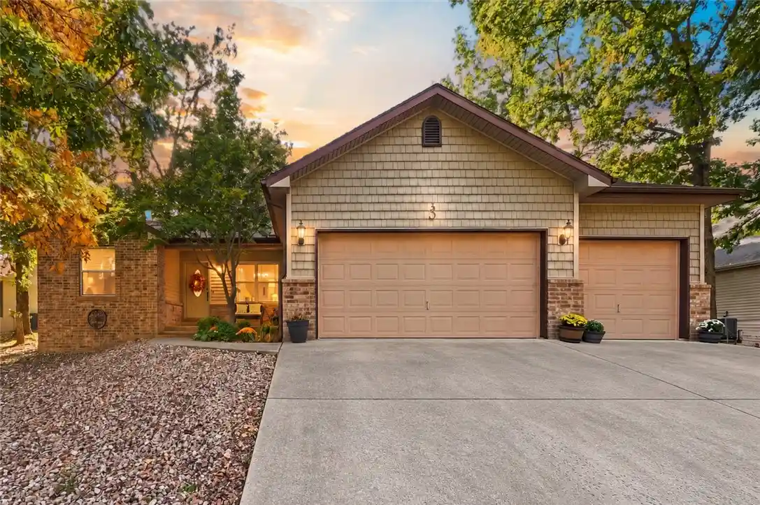 Single family home for sale at 3 Rockhill Ln, Bella Vista, AR 72715 | MLS# 1366747