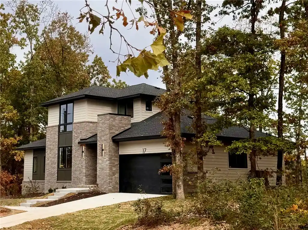 Single family home for sale at 17 Lanark Cir, Bella Vista, AR 72715 | MLS# 1366229