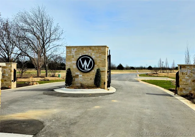 Photo 3 of Sale Pending at 15117 S 27th Eastavenue, Bixby, OK 74008 | MLS# 2422838 | Listing updated on 2026-04-15