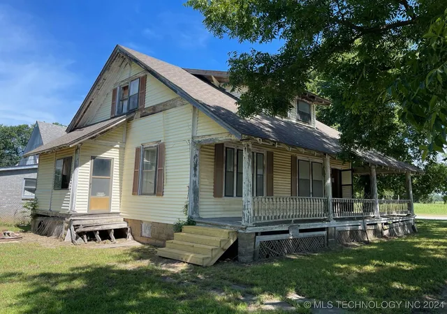 Single family home for sale at 193 N Cedar Ave, Stroud, OK 74079 | MLS# 2441806 | Listing updated on 2025-05-30