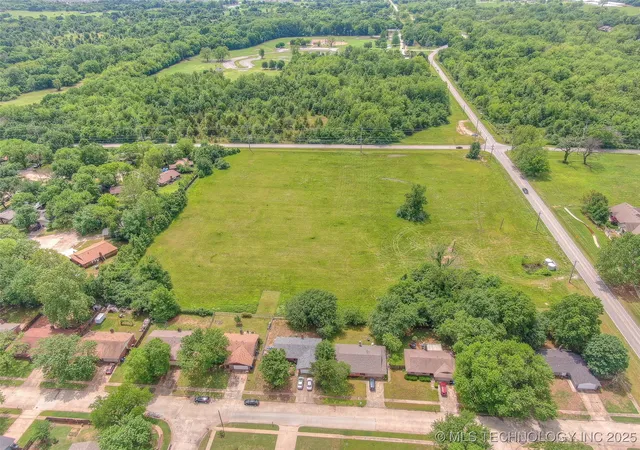 2nd image of E 111th St, Broken Arrow, OK 74011 | MLS# 2520418