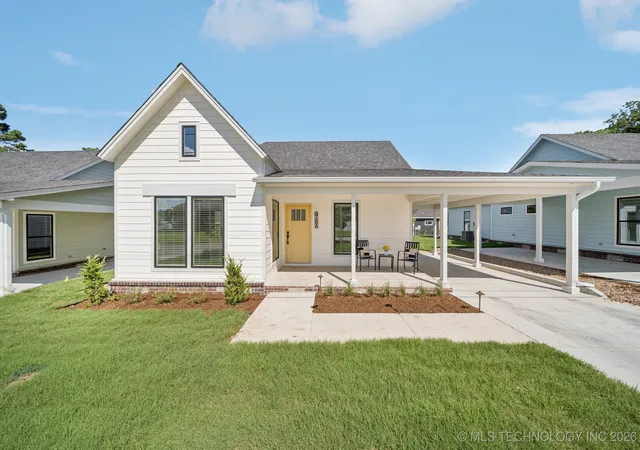 Homes for sale in Catoosa, OK | 212 S Bluff St #A, Catoosa, OK 74015 | MLS# 2525639