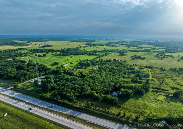 Photo 3 of Sale Pending at 10 Little Rd, Beggs, OK 74421 | MLS# 2530015 | Listing updated on 2026-09-01