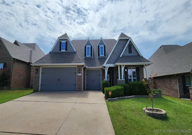 Homes for sale in Bixby, OK | 13408 S 20th Ct, Bixby, OK 74008 | MLS# 2532076