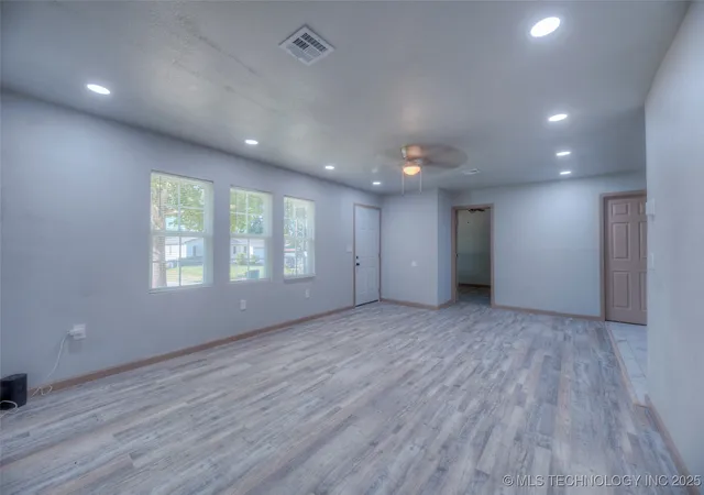 4th image of 1313 E 51St Pl, Tulsa, OK 74126 | MLS# 2532354