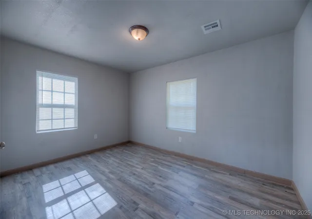 5th image of 1313 E 51St Pl, Tulsa, OK 74126 | MLS# 2532354