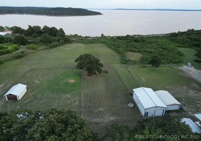 2nd image of 1 E Lakeview Dr, Checotah, OK 74426 | MLS# 2532852