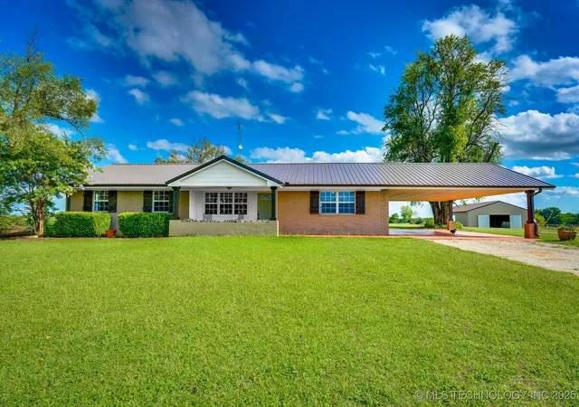 Homes for sale in Fitzhugh, OK | 11551 County Road 1620, Fitzhugh, OK 74843 | MLS# 2535562
