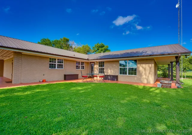Homes for sale in Fitzhugh, OK | 11551 County Road 1620, Fitzhugh, OK 74843 | MLS# 2535562