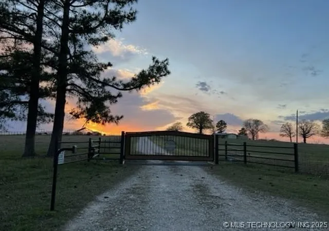 Homes for sale in Hugo, OK | 554 N 4206 Rd, Hugo, OK 74743 | MLS# 2534860