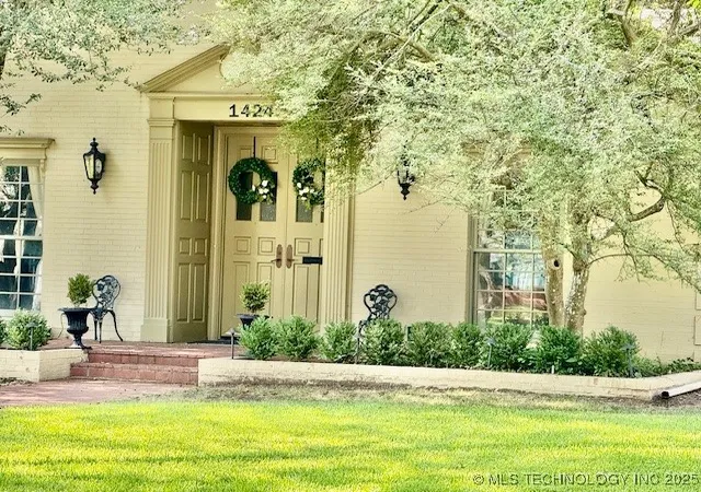 1st image of 1424 Stanley St Sw, Ardmore, OK 73401 | MLS# 2536542