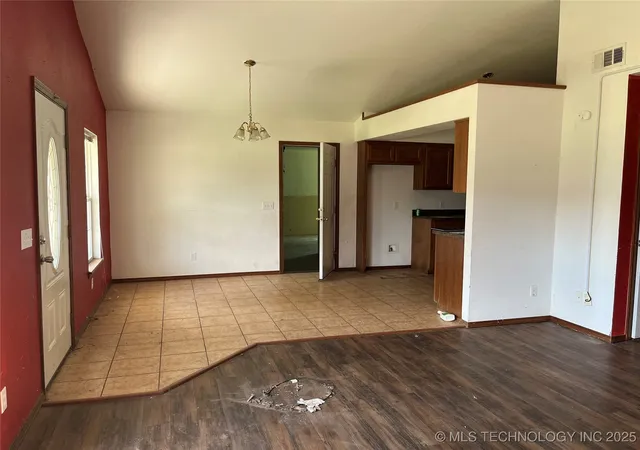 Homes for sale in Fort Gibson, OK | 616 W Hickory Ave, Fort Gibson, OK 74434 | MLS# 2536676