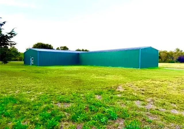 Photo 4 of Sale Pending at 19382 S Old State Hwy 2, Warner, OK 74469 | MLS# 2537487 | Listing updated on 2026-08-20