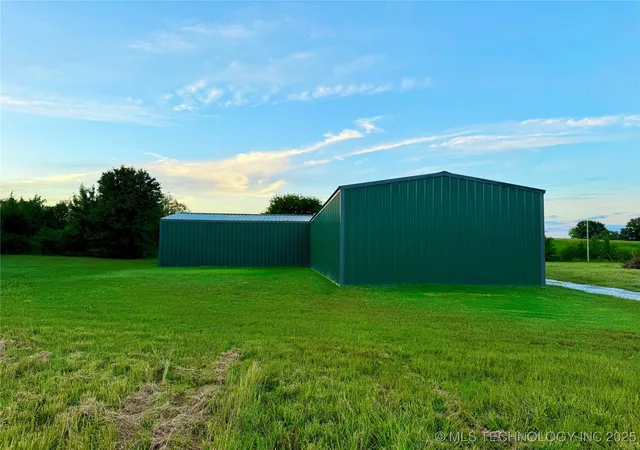 Homes for sale in Warner, OK | 19382 S Old State Hwy 2 Hwy, Warner, OK 74469 | MLS# 2537487