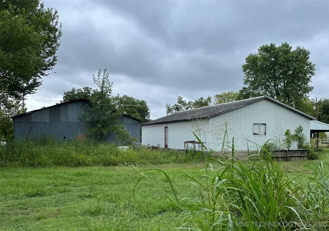 Photo 4 of Manufactured home for sale at 8588 N Cincinnati Ave, Sperry, OK 74073 | MLS# 2537470 | Listing updated on 2026-08-26