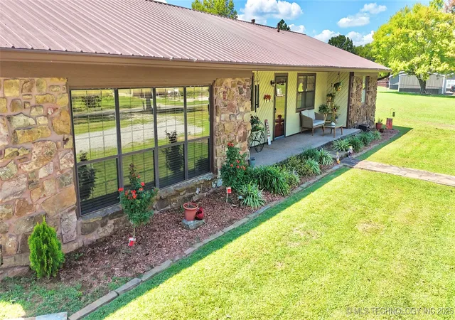 Homes for sale in Stigler, OK | 1710 E Old Military Rd, Stigler, OK 74462 | MLS# 2538119