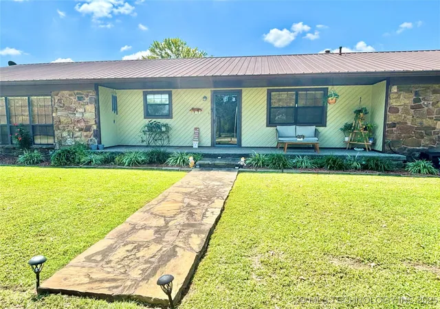 Homes for sale in Stigler, OK | 1710 E Old Military Rd, Stigler, OK 74462 | MLS# 2538119