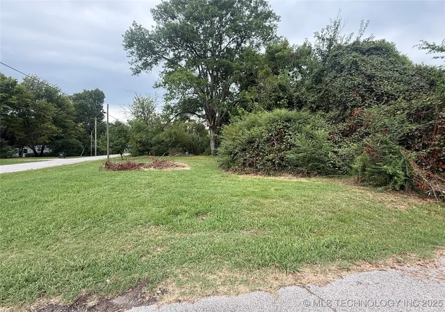 3rd image of 342 S 6Th St, Porter, OK 74454 | MLS# 2537342