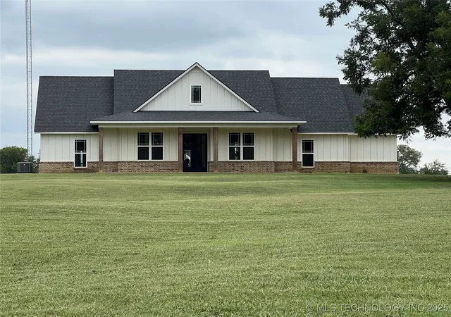 1st image of 803 Silver Valley Rd, Durant, OK 74701 | MLS# 2538146