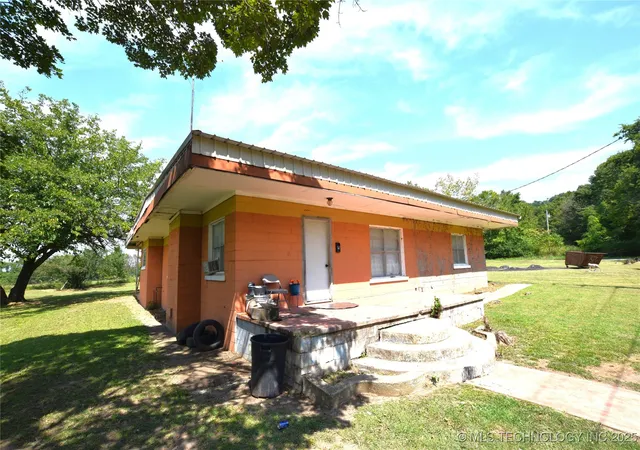 Homes for sale in Stilwell, OK | 319 E Oak St, Stilwell, OK 74960 | MLS# 2539185
