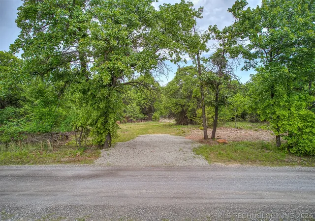 Homes for sale in Porum, OK | 1 E 1165 Rd, Porum, OK 74455 | MLS# 2539197