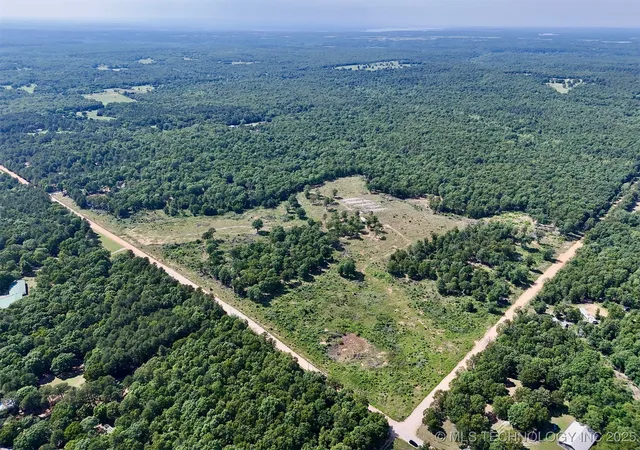 Homes for sale in Locust Grove, OK | 10761 E 590 Rd, Locust Grove, OK 74352 | MLS# 2540589