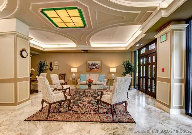 Photo 3 of Sale Pending at 2121 S Yorktown Ave #401, Tulsa, OK 74114 | MLS# 2540972 | Listing updated on 2025-10-13