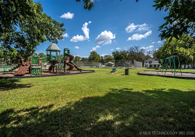 31st image of 906 B St Nw, Ardmore, OK 73401 | MLS# 2539959