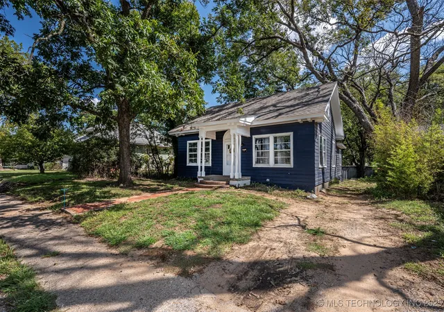 3rd image of 906 B St Nw, Ardmore, OK 73401 | MLS# 2539959